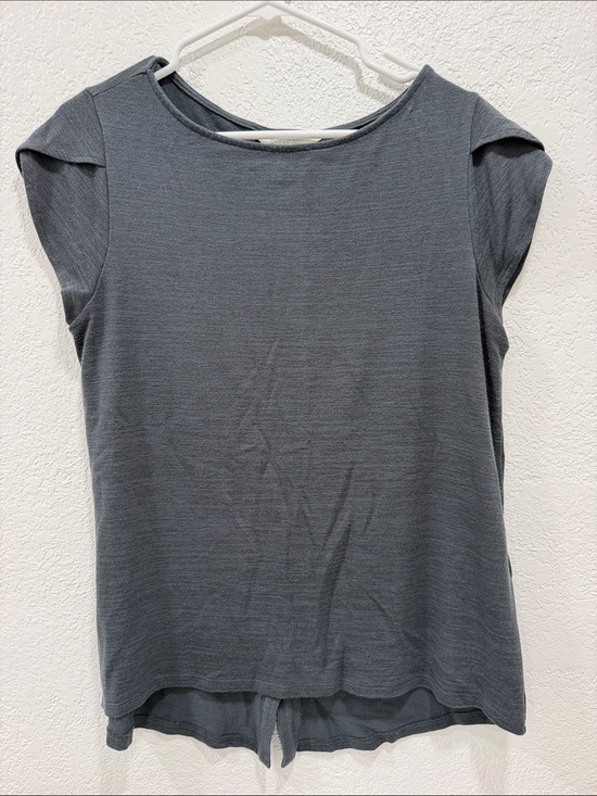 Market & Spruce Tops - Market & Spruce Dark Grey Cap Sleeve Top with back-lined buttons Medium